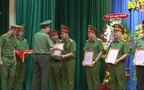 Trao thưởng thành tích xuất sắc trong phòng, chống tội phạm về ma túy