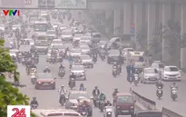 Không khí Hà Nội ô nhiễm báo động, khói bụi không thể thoát lên cao