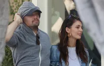 Leonardo DiCaprio vẫn mặn nồng bên tình trẻ