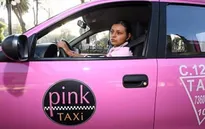 Ấn Độ ra mắt taxi màu hồng chỉ phục vụ nữ giới