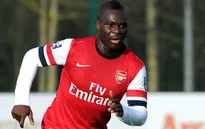 Cựu sao Arsenal giải nghệ trong đau đớn ở tuổi 27