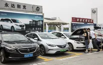 Trung Quốc tiếp tục ngừng tăng thuế ô tô Mỹ