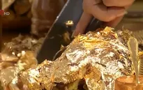 Bữa tối đặc biệt với các món ăn phủ vàng