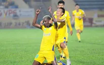 Oliveira lập cú đúp, Sanna Khánh Hoà thắng kịch tính CLB Quảng Nam