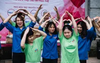 Sinh viên HV Báo chí và Tuyên truyền trao yêu thương đến các em nhỏ tàn tật tại Trung tâm Phúc Tuệ