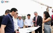 Chủ tịch F1 Chase Carey khảo sát đường đua Mỹ Đình