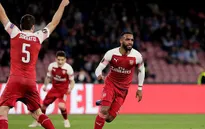 UEFA Europa League: Lacazette tỏa sáng, Arsenal đánh bại Napoli ngay tại San Paolo