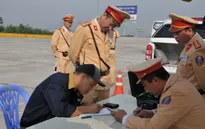 Ra quân xử lý lái xe không thắt dây an toàn