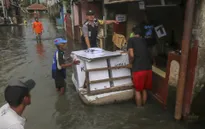 Indonesia sơ tán người dân vì lũ lụt