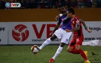 ẢNH: Thắng tối thiểu CLB TP HCM, CLB Hà Nội vươn lên dẫn đầu BXH V.League