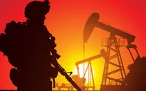 Bóp nghẹt "yết hầu" Iran, Mỹ châm ngòi cho cuộc chiến dầu mỏ?