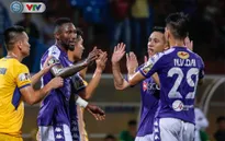 ẢNH: Thắng đậm Sông Lam Nghệ An, CLB Hà Nội vươn lên dẫn đầu V.League