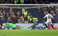 ẢNH: Người hùng Kepa đưa Chelsea vào chung kết UEFA Europa League