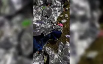 Hình ảnh đáng thương của những đứa trẻ ở biên giới Mỹ - Mexico