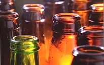 Ấn Độ: Ngộ độc rượu khiến nhiều người thiệt mạng, hơn 100 người nhập viện
