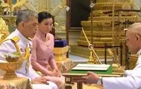 Nhà vua Thái Lan Rama X sắc phong hoàng hậu
