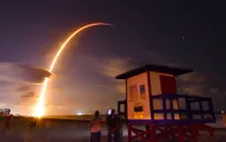 SpaceX phóng 60 vệ tinh đầu tiên cung cấp Internet tốc độ cao cho toàn thế giới