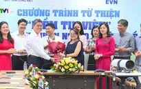 EVN hỗ trợ bệnh nhân nghèo mổ mắt