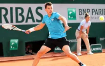 Dominic Thiem và Novak Djokovic giành quyền vào vòng 3 Pháp mở rộng 2019