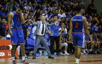 HLV Todd Purves mất quyền chỉ đạo tại trận Derby Hà Nội