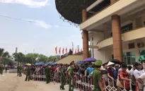 ẢNH: Hàng dài người xếp hàng chờ mua vé U23 Việt Nam – U23 Myanmar