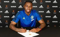 "Trai hư" Man Utd bất ngờ bị... "làm thớt" trong ngày ra mắt Wan-Bissaka
