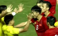 VIDEO: Tình huống tiền vệ Thái Lan đánh vào mặt Văn Hậu