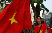 Cổ động viên háo hức chuẩn bị "tiếp lửa" cho U23 Việt Nam