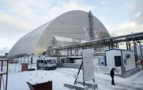 Ukraine chôn nhà máy hạt nhân Chernobyl trong "Quan tài thép"