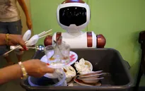 Robot - Nhân viên hỗ trợ dọn vệ sinh đắc lực tại Singapore