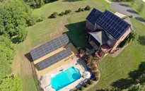 Tesla mở dịch vụ cho thuê pin năng lượng mặt trời