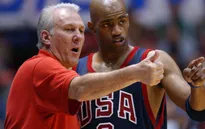HLV Gregg Popovich & ký ức buồn cùng đội tuyển bóng rổ Mỹ