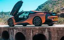 Lộ diện hình ảnh BMW i8 "thoát xác" với hình hài mới, sắc sảo không ngờ