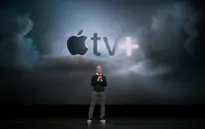 Có giá rẻ như bèo, Apple TV+ quyết "khô máu" cùng Netflix và Disney