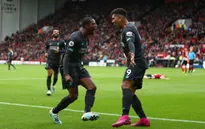 "Thần may mắn" mỉm cười, Liverpool thắng trận thứ 7 liên tiếp tại Premier League 2019/20
