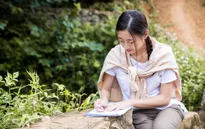 Hoa hậu Lương Thùy Linh và bức thư viết tay xúc động kêu gọi cho dự án “Đắp đường, xây ước mơ”