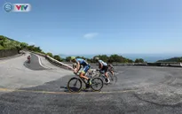 Giải xe đạp VTV Cúp Tôn Hoa Sen 2020: Nguyễn Quốc Bảo thắng chặng 6, giành Áo chấm đỏ!