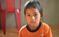"Vì quá nghèo khổ, tôi chưa từng nghĩ đến có thể chữa bệnh cho con..."