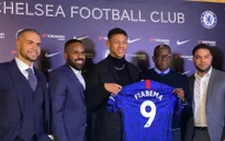 Chelsea có bản hợp đồng đầu tiên sau khi hết hạn cấm chuyển nhượng