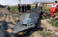 Iran tìm kiếm sự hỗ trợ để giải mã hộp đen máy bay rơi