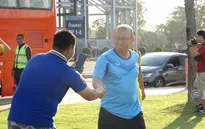VIDEO: CĐV Việt Nam tại Buriram tới cổ vũ U23 Việt Nam