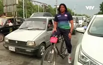 Đi xuyên Pakistan trên xe đạp không phanh