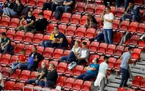 UEFA đồng ý để khán giả vào sân tại cúp châu Âu, nhưng với 1 điều kiện