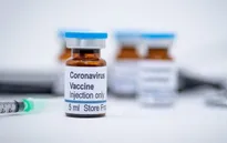 Nga nghiên cứu vaccine COVID-19 dưới dạng nhỏ giọt hoặc xịt