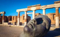 Câu chuyện kỳ bí xung quanh "đồ vật bị ám" ở tàn tích Pompeii, Italy