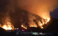 Cháy rừng thiêu rụi diện tích lớn ở California