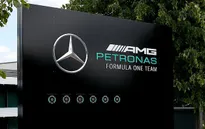 Đội đua Mercedes mang tin không vui tới Công thức 1