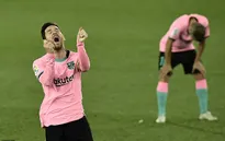 Deportivo Alaves 1-1 Barcelona: Chia điểm thất vọng!