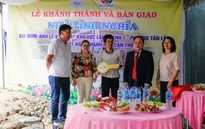 Hiệp hội Tấm lợp Việt Nam bàn giao 2 ngôi nhà tình nghĩa cho các gia đình khó khăn tại Cần Thơ