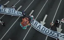 Người hâm mộ Argentina xuống đường tưởng nhớ Diego Maradona